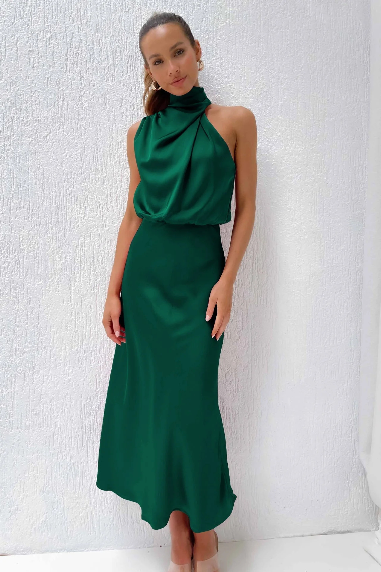 Damen Satin Maxikleid mit Halterneck-Ausschnitt | Flie?endes, bodenlanges Abendkleid f��r Hochzeiten und festliche Events