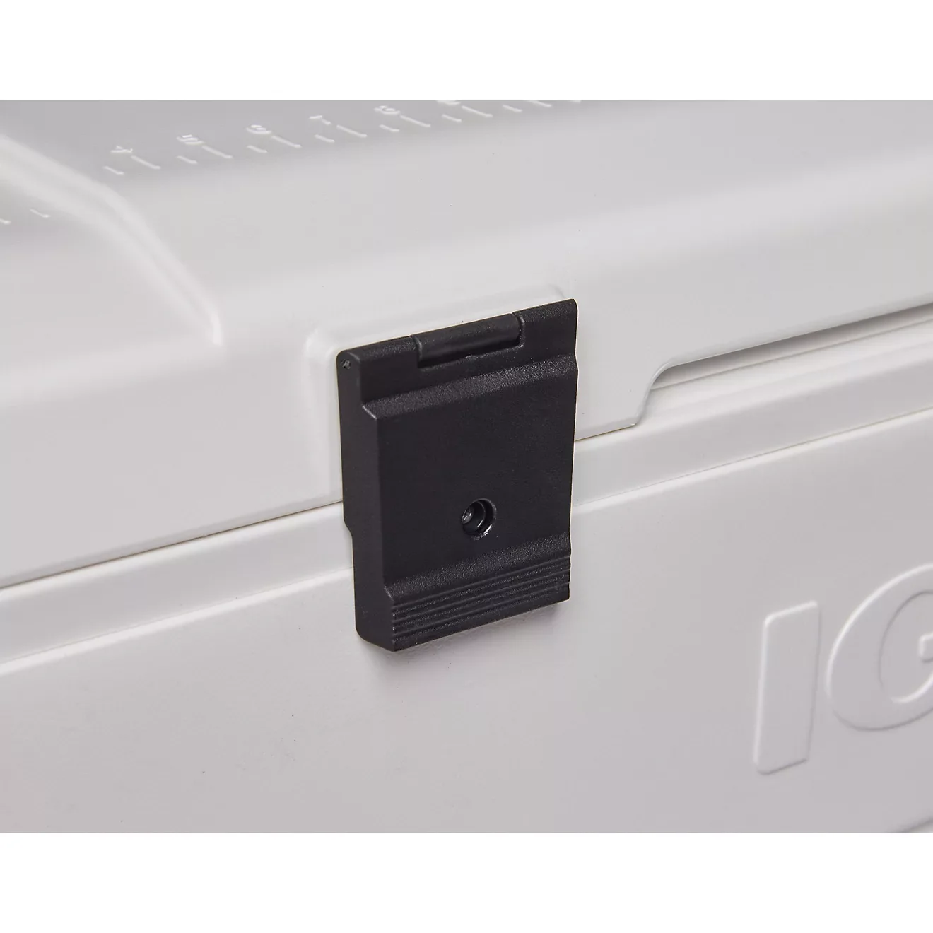 Igloo MaxCold 152-qt. Cooler White 01