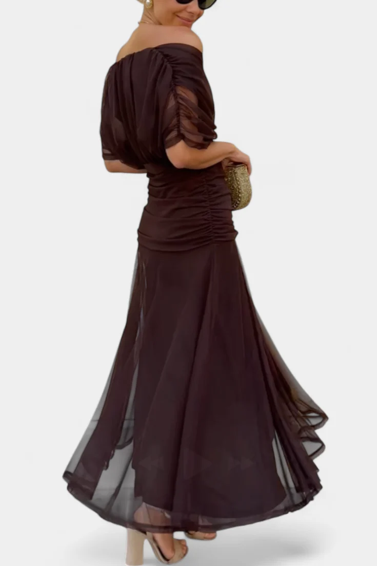 Schulterfreies gerafftes Maxikleid f��r Hochzeitsg?ste