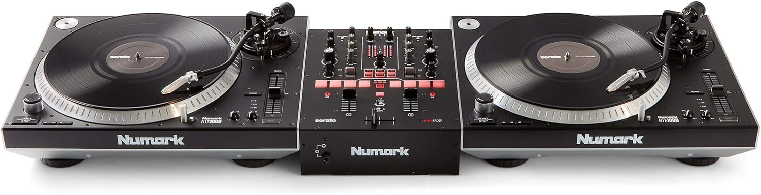 Numark Scratch - Zweikanal DJ Scratch Mixer mit Serato DJ Pro, Innofader Crossfader, DVS-Lizenz, 6 Direktzugriffseffektw?hlern und Performance Pads