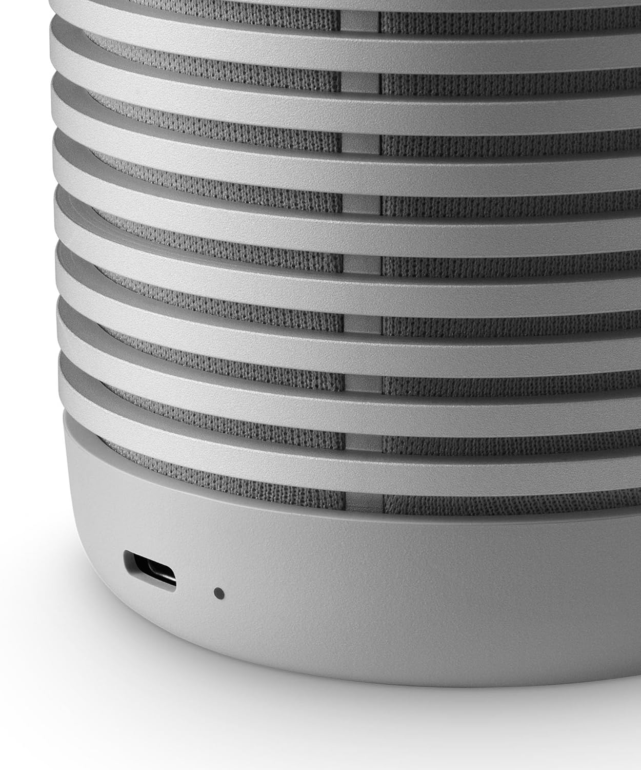 Bang & Olufsen Beosound Explore – Kabelloser tragbarer Bluetooth Outdoor-, Heim- und Reise, 27 Stunden Akkulaufzeit, wasserdichter 360° Lautsprecher + USB-C Ladekabel - Schwarz Anthracite