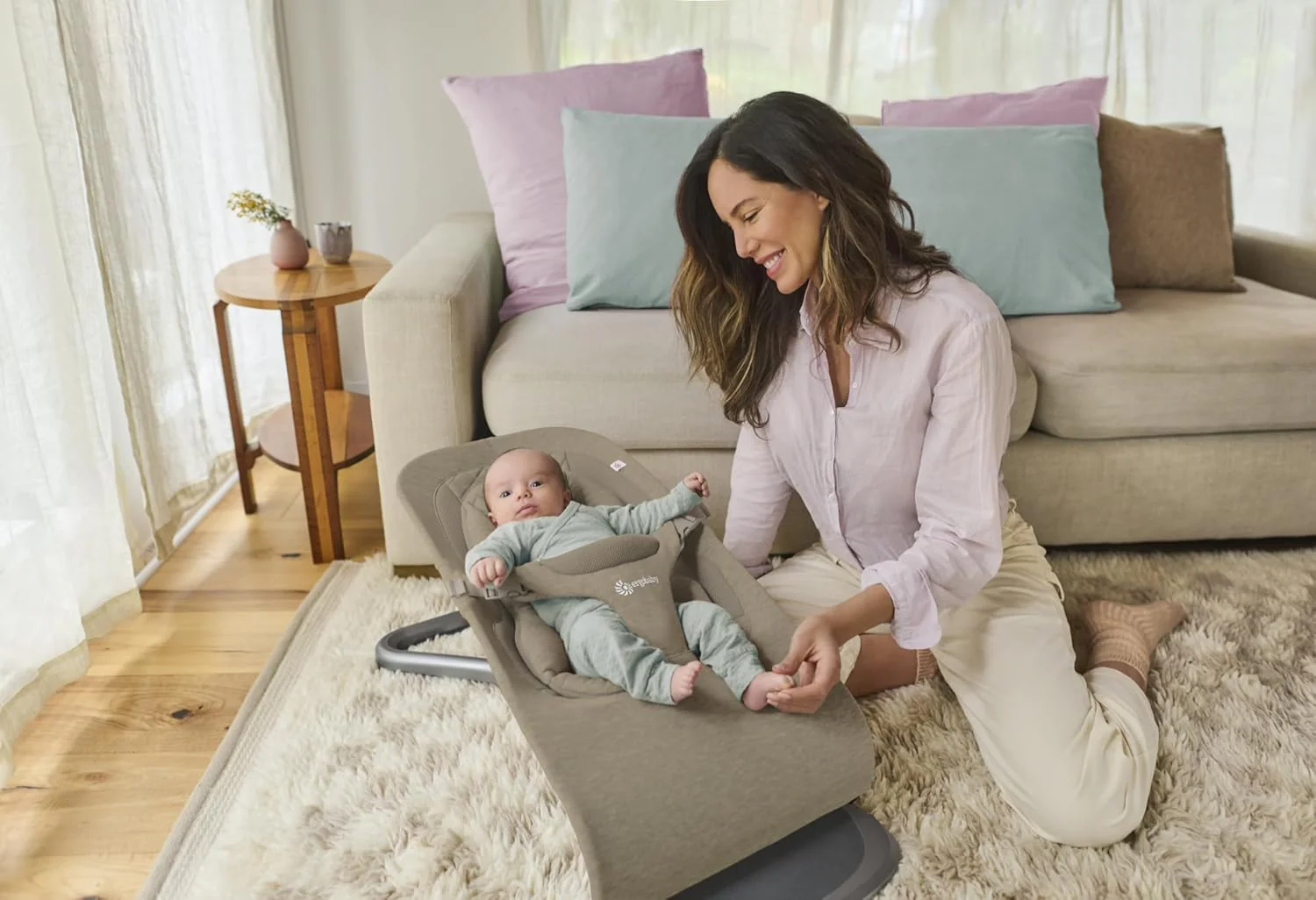 Ergobaby 3-in-1 Evolve Bouncer, Ergonomische wipstoel voor baby's vanaf de geboorte tot peuters, Babyschommel met zitverkleiner voor pasgeborenen (2,5 kg - 13,2 kg), Cream