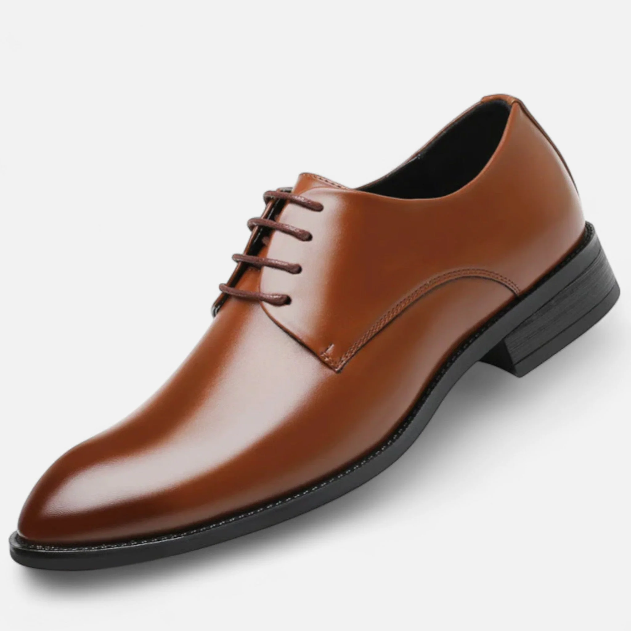 Elegante Herren-Sommerschuhe mit klassischen Schn��rsenkeln