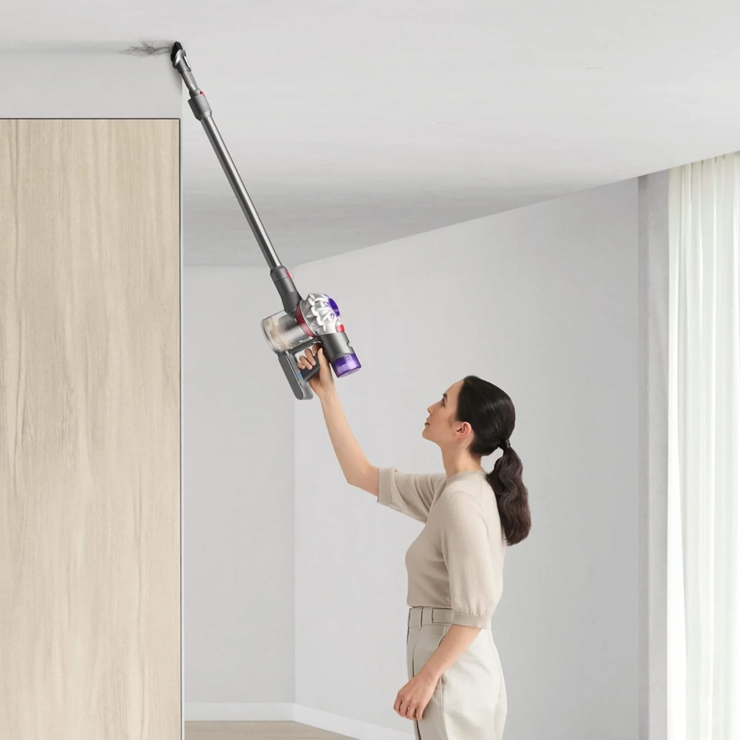 Dyson V8 cordless vacuum cleaner