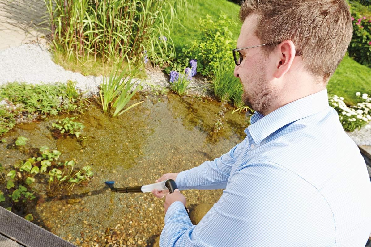 Oase 50529 PondoVac Classic, 1400 W, 3000 l/h - Teichschlammsauger, Reinigung und Wasseraufbereitung inkl. 4 Saugdüsen für für Teiche aller Art und Haushalt
