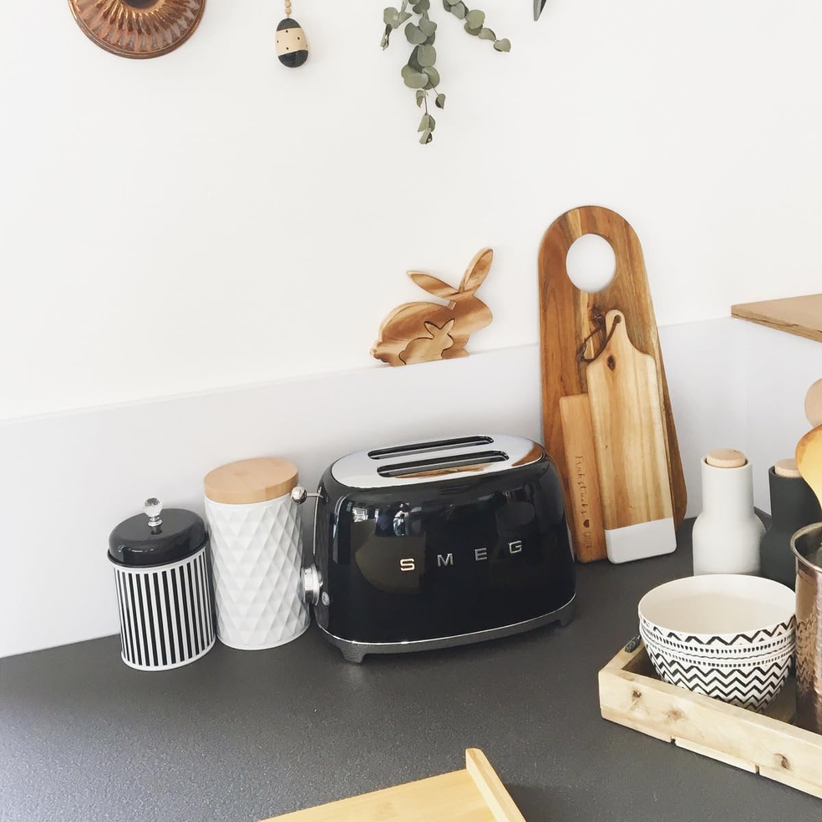Smeg, 2x2 TSF01CREU -Toaster, 2 Schlitze für 2 Scheiben, 6 Vergoldungsniveaus, Heizfunktion, Abtau- und Bagel- Funktion, Sammelschublade, 950W, Creme