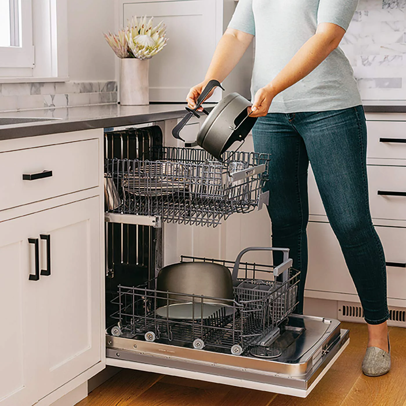 2025 Ninja Foodi MAX Dual Zone heteluchtfriteuse, 9,5L Airfryer, 2 compartimenten, met tang, anti-aanbaklaag, vaatwasserbestendige manden, 6-in-1, Amazon exclusief, koper/zwart, AF400EUCP