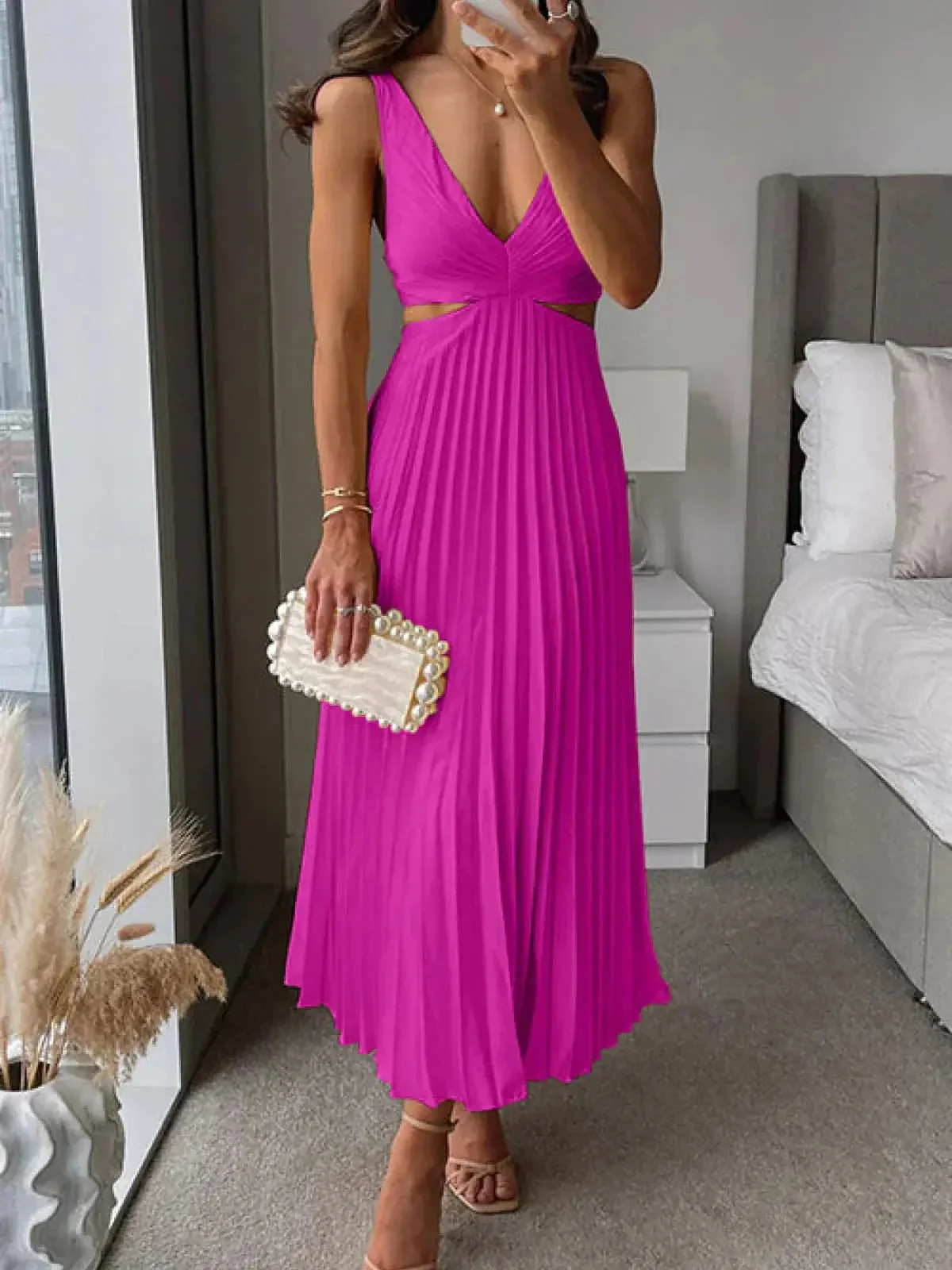 Plissee-Midikleid mit V-Ausschnitt und Cut-outs f��r Hochzeitsg?ste