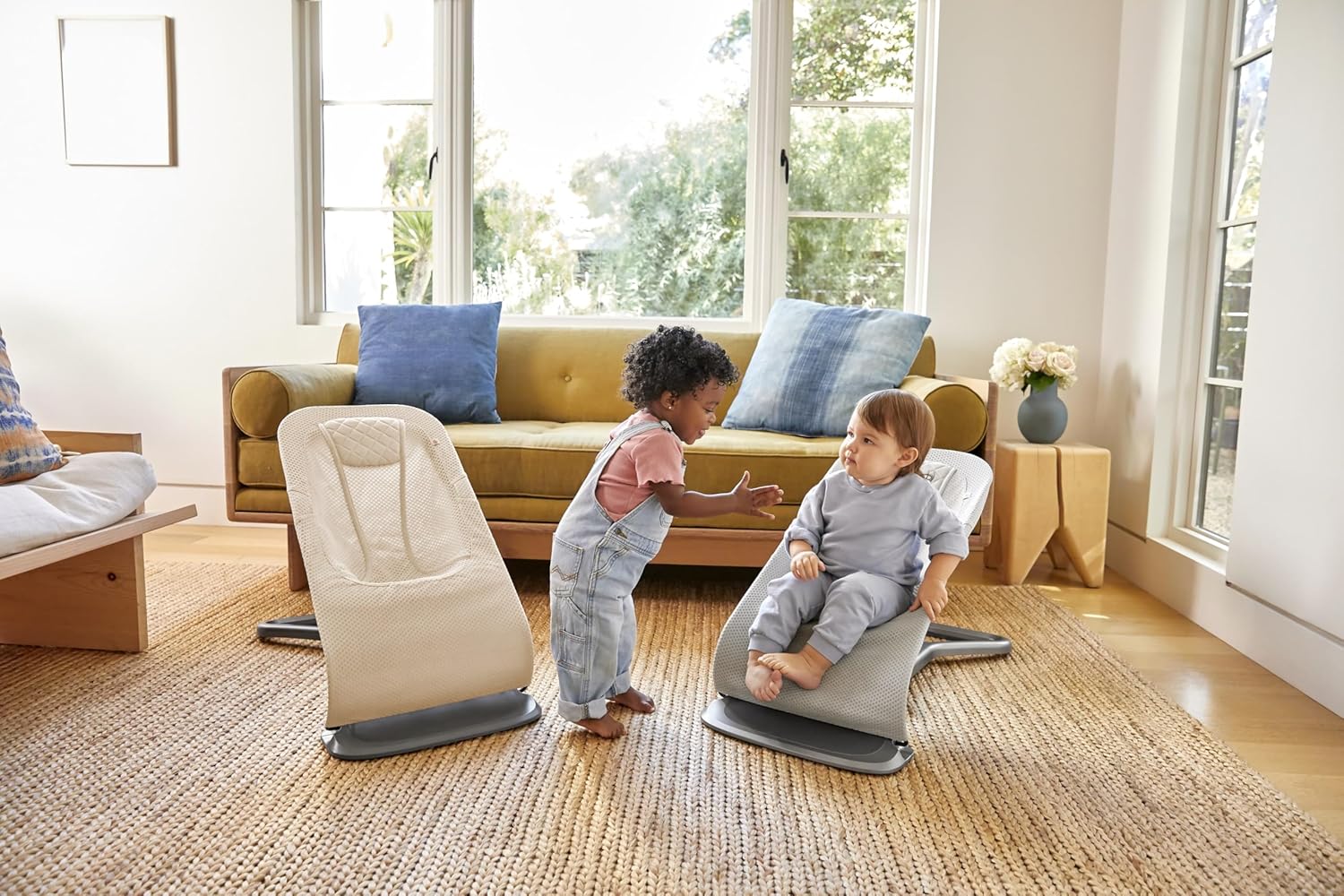 Ergobaby 3-in-1 Evolve Bouncer, Ergonomische wipstoel voor baby's vanaf de geboorte tot peuters, Babyschommel met zitverkleiner voor pasgeborenen (2,5 kg - 13,2 kg), Cream