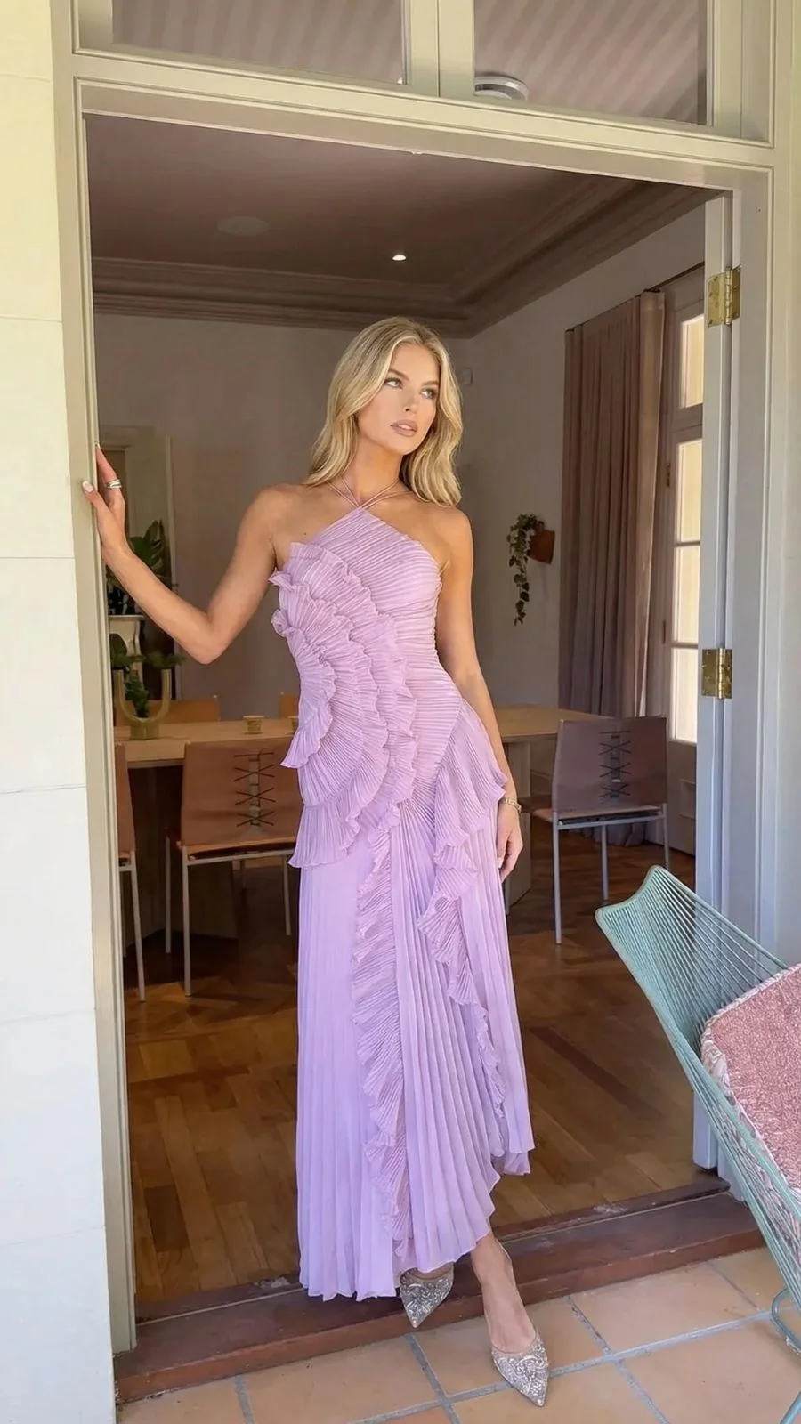 Maxikleid mit R��schen und Plissee-Rock | Asymmetrisches Neckholder Kleid f��r festliche Anl?sse mit Beinschlitz und Schn��rung