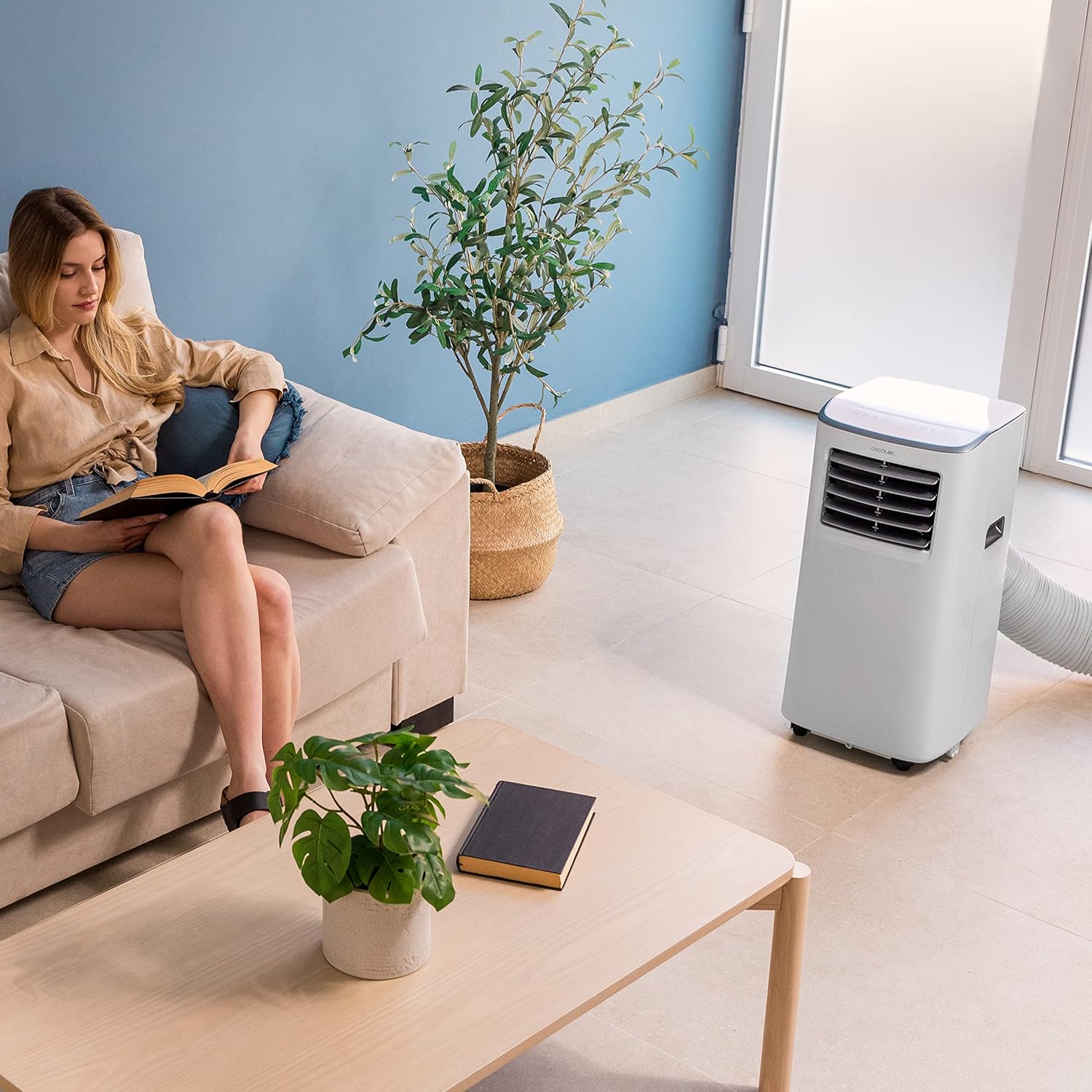 Cecotec Tragbare Klimaanlage mit Fernbedienung ForceClima 7100 Soundlos. 7000 BTU, Soundless Technology, LED -Bildschirm, 4 Modi, 2 Geschwindigkeiten, Abdeckung von bis zu 15 m2