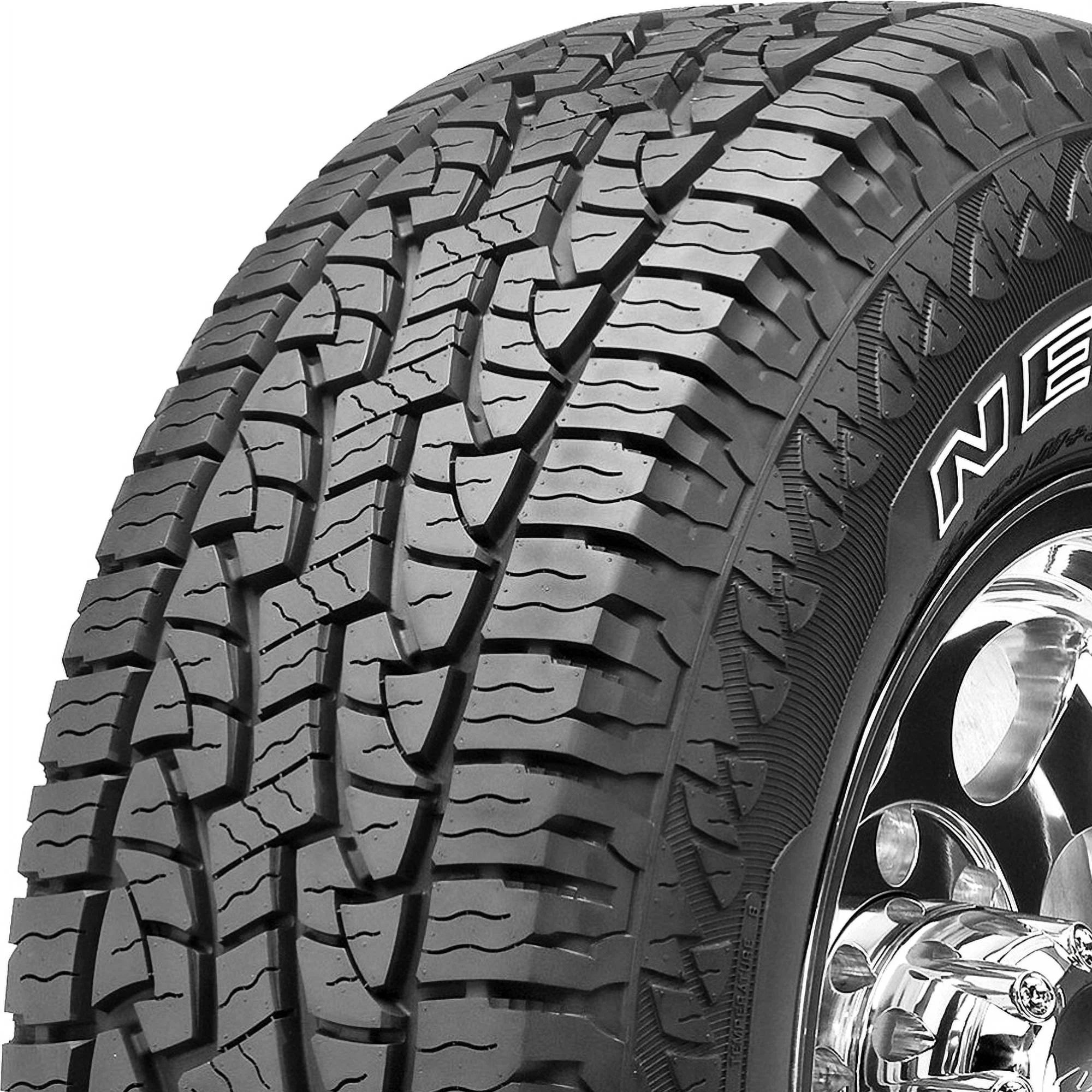Nexen Roadian AT Pro RA8 All-Terrain Band 235/75R15 109S voor SUV/Crossover