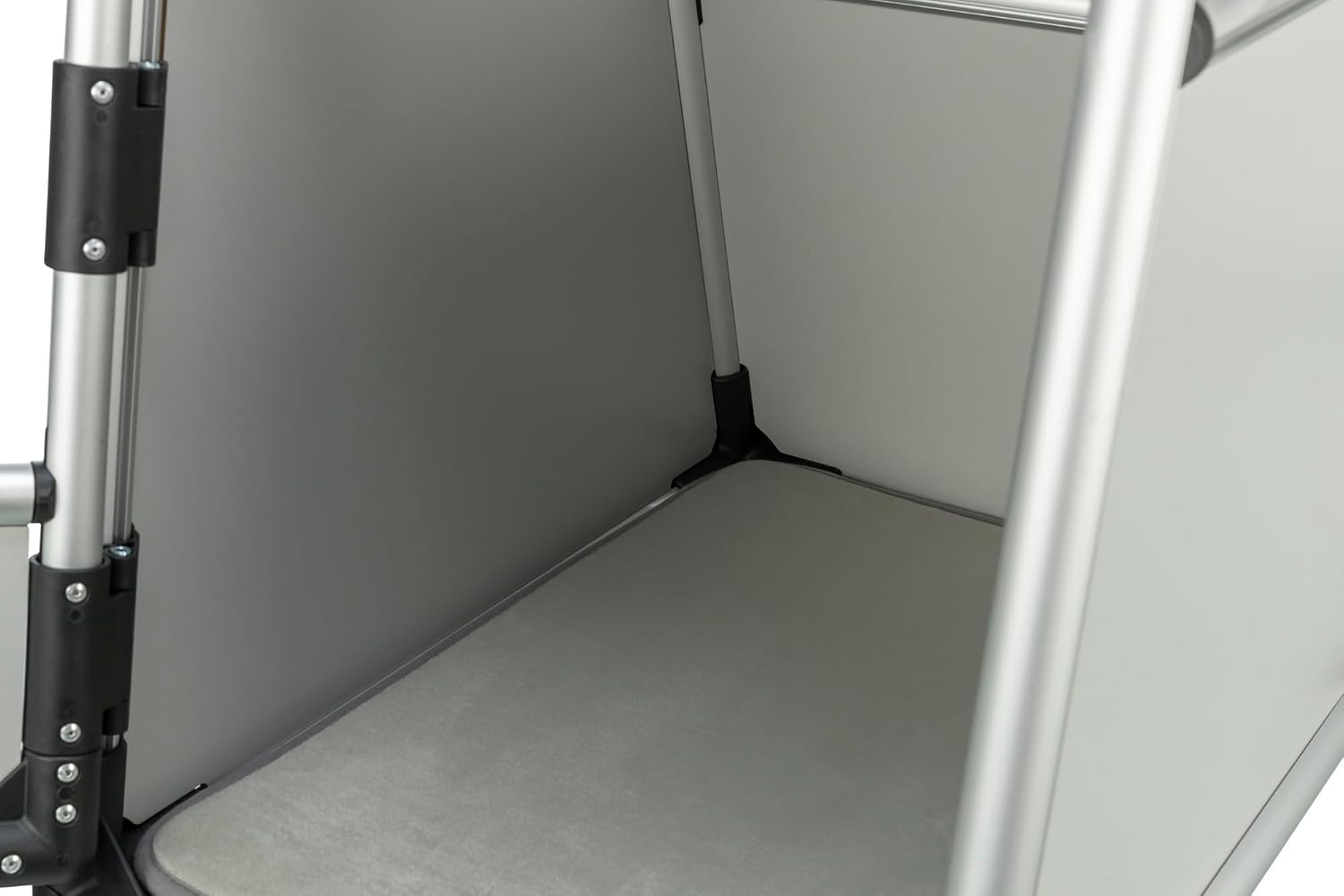 TRIXIE Hunde-Transportbox, Aluminium, L: 92 x 64 x 78 cm, grafit, rutschfste Liegematte, Klettleiste am Boden, Sicherheitsverschluss, stabil und geruscharm, hochgeschlossene Wnde - 39338