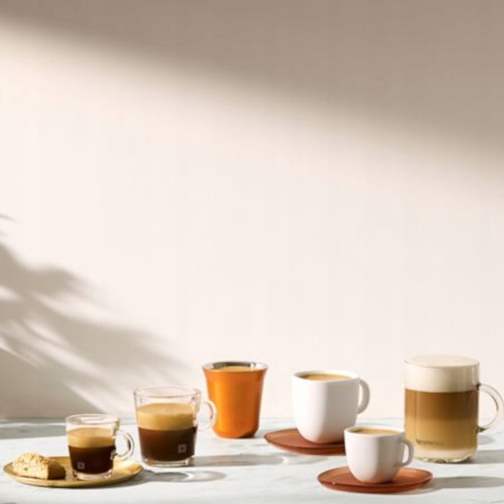 NESPRESSO EKSPRES DO KAWY NA KAPSUŁKI ESSENZA MINI KAPSUŁKOWY + 14 KAW