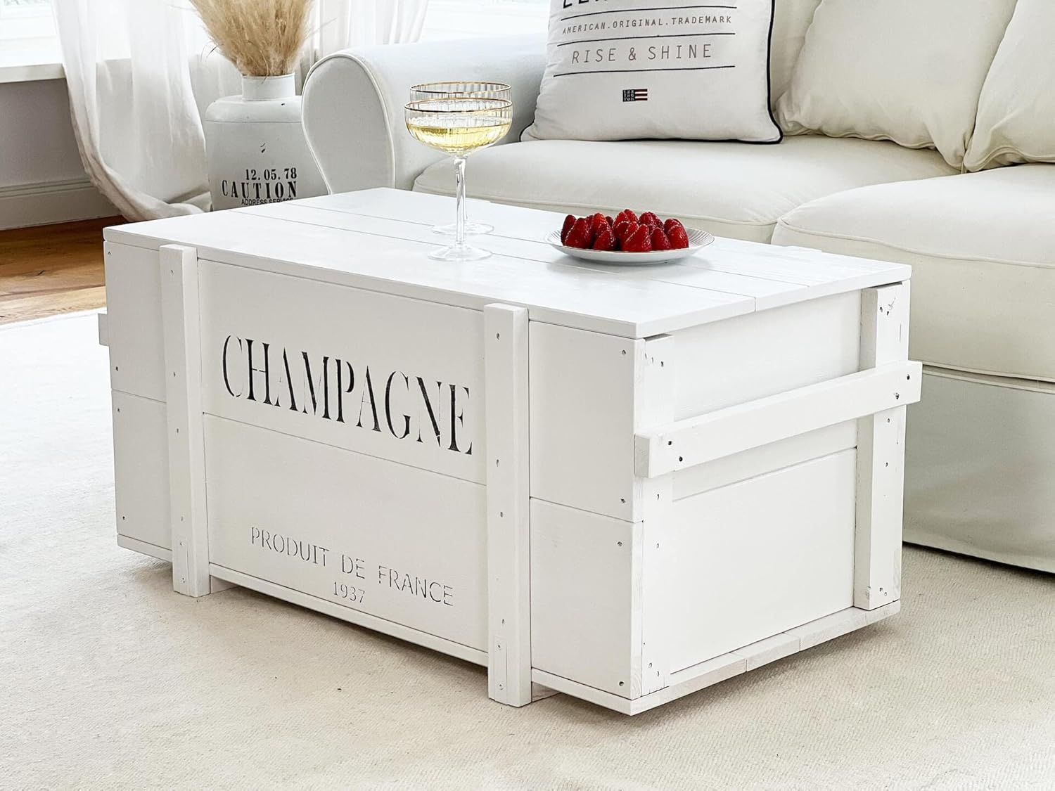Uncle Joe´s Holzkiste Truhe Couchtisch Beistelltisch Vintage shabby chic Landhaus Massivholz weiss