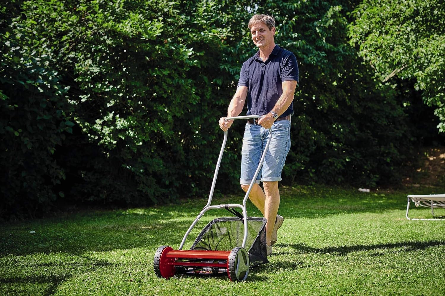 Einhell Hand-Rasenmher GC-HM 400 (bis zu 250 m, 40 cm Schnittbreite, kugelgelagerte Mhspindel mit 5 Stahlmessern, 4-stufige Schnitthheneinstellung 13-37 mm, 27 l-Fangkorb)
