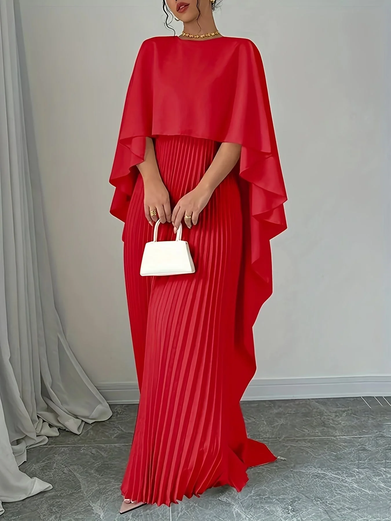 Plissiertes Chiffon-Maxikleid mit Cape-Overlay f��r Damen