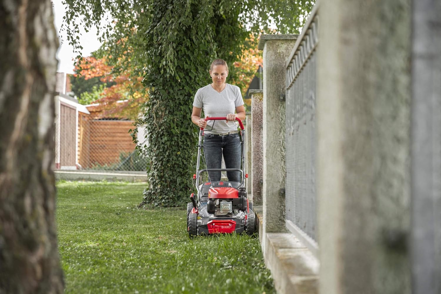AL-KO Benzine grasmaaier Comfort 46.0 SP-A Plus (46 cm maaibreedte, 2.1 kW motorvermogen, Robuuste plaatstalen behuizing, Achterwielaandrijving, Mulchfunctie, Zij-uitworp, voor gazons tot 1400 m2)