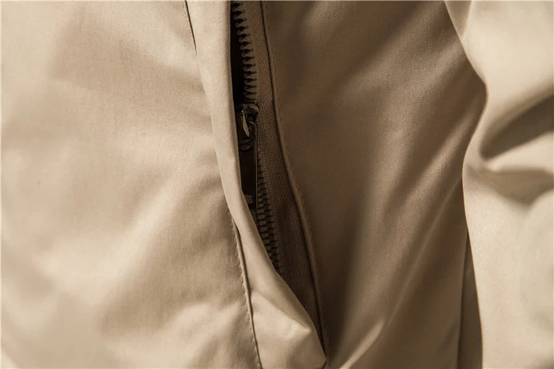L?ssige winddichte Herrenjacke mit Stehkragen