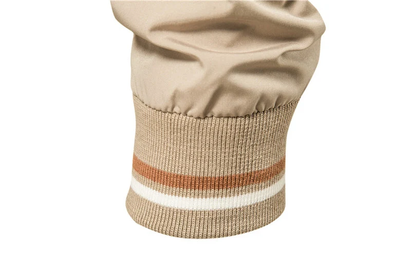 L?ssige winddichte Herrenjacke mit Stehkragen