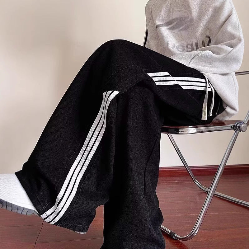 Lockere, l?ssige Herren-Hose mit weitem Bein