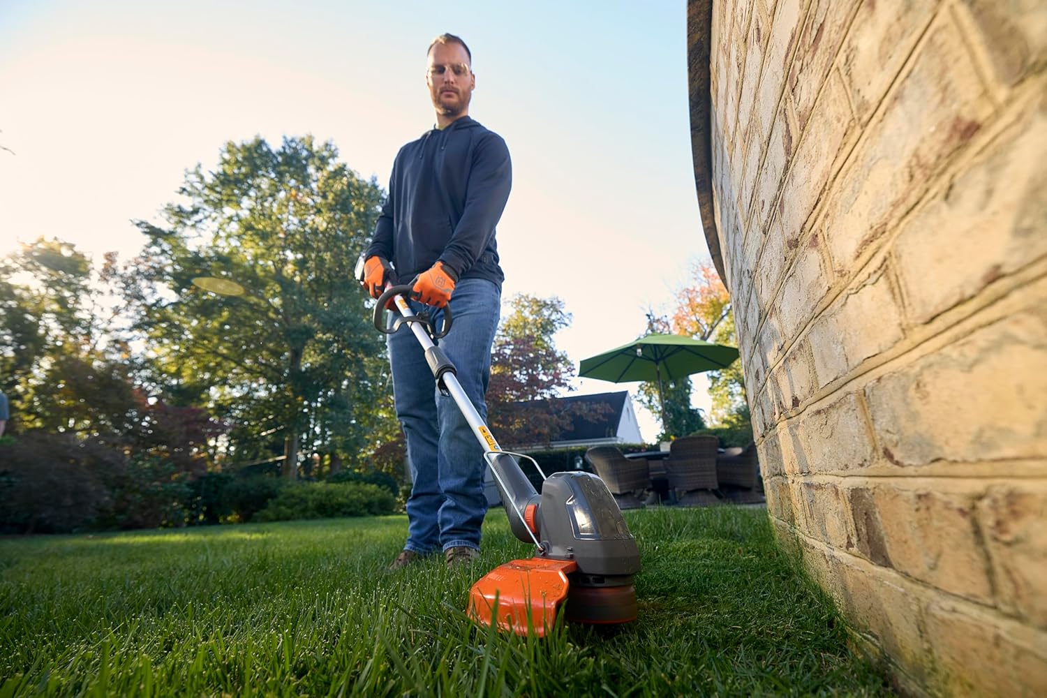 Husqvarna 110iL FLXi Akku-Grasschneider (Grundgerät) – 36 V kabellos, Auto-Feed-Kopf, Kantenschneidemodus, teilbarer Schaft, leichtes 3,2 kg Design, Akku Nicht enthalten