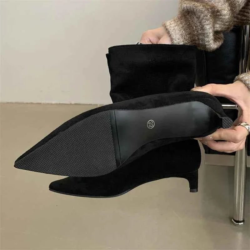 Elegante Stiefeletten f��r Damen mit modernem Design und bequemem Absatz