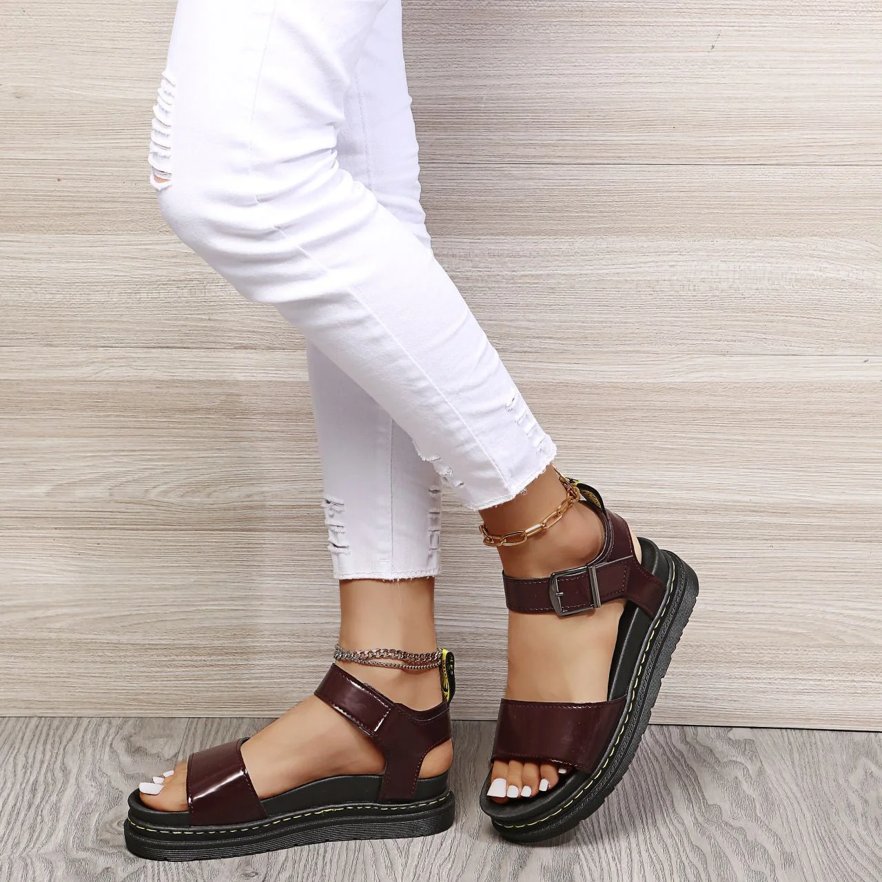 Plateau-Sandalen mit verstellbarem Schnallenriemen f��r Damen