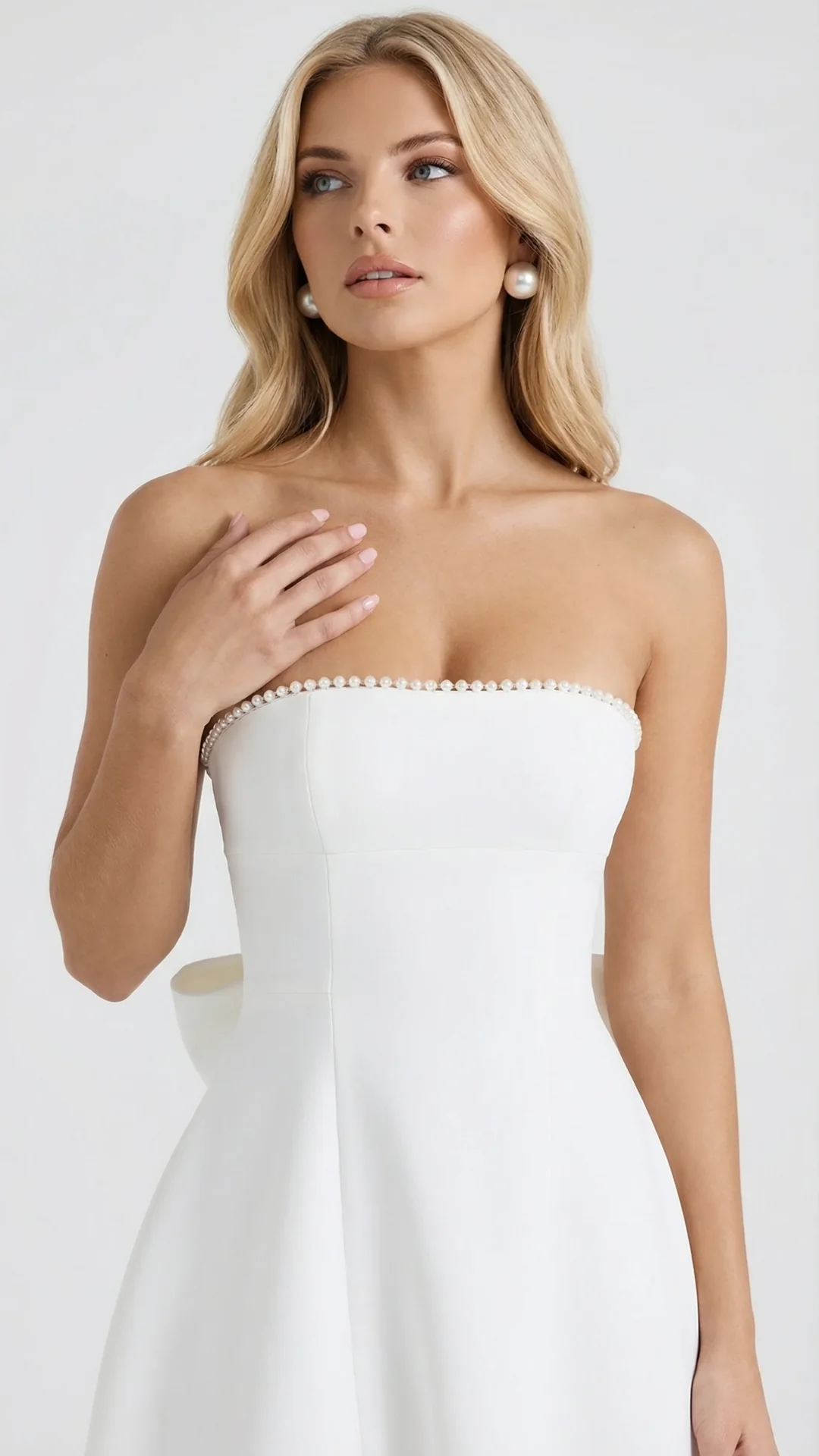 Tr?gerloses Minikleid mit Perlenbesatz und gro?er Schleife am R��cken | Stilvolles A-Linien Kleid mit seitlichen Taschen