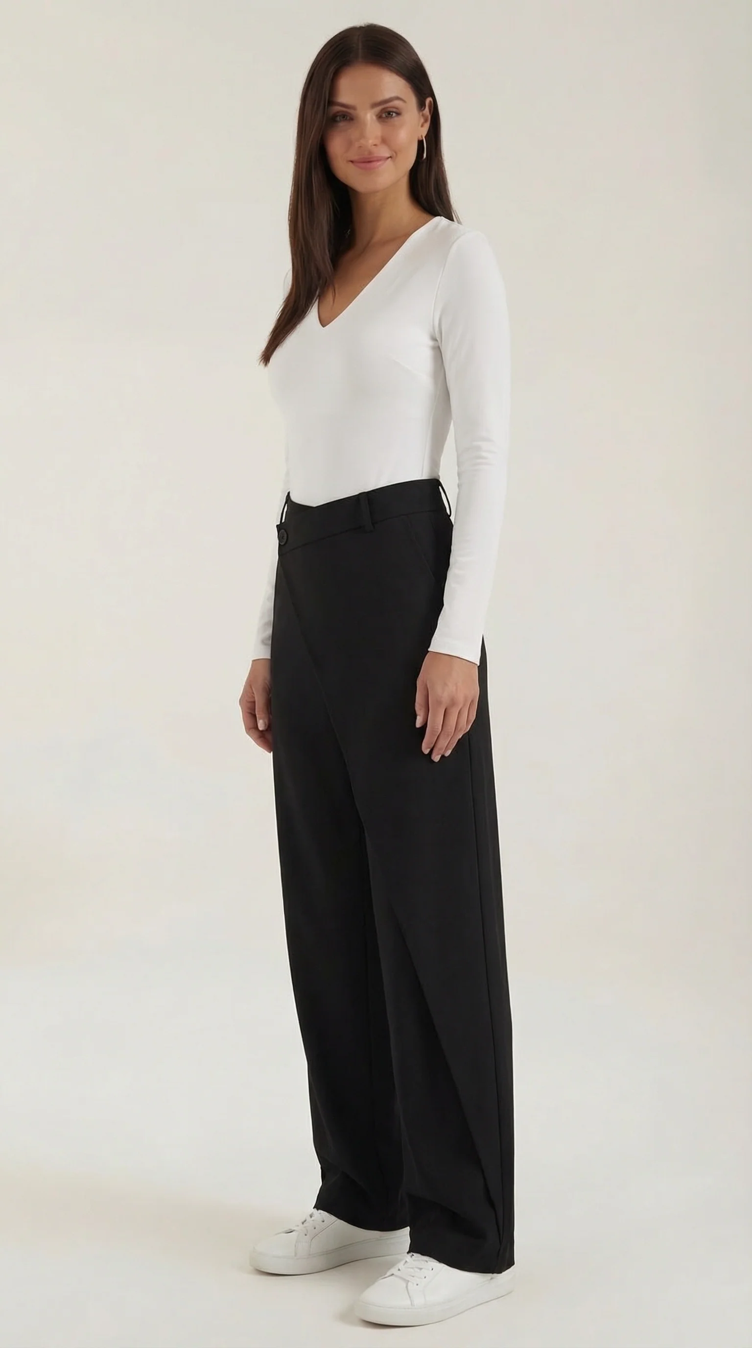 Asymmetrische Hose mit weitem Bein