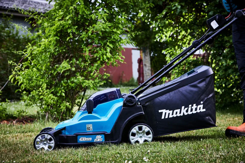 Makita Akku-Rasenm?her DLM330Z - ohne Akku und Ladeger?t