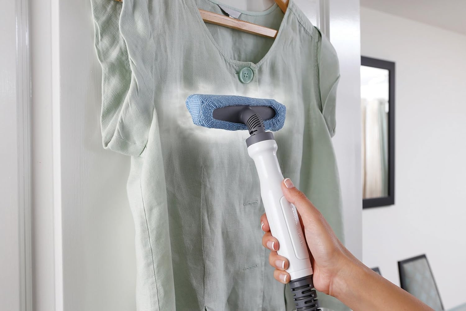 Black+Decker 15-in-1 Dampfbesen Steam-mop (mit Steamitt Dampfhandschuh zur Oberflchenreinigung, AutoSelect für richtige Menge Dampf, 180° drehbarer Reinigungsfu, inkl. 15-tlg Zubehr)