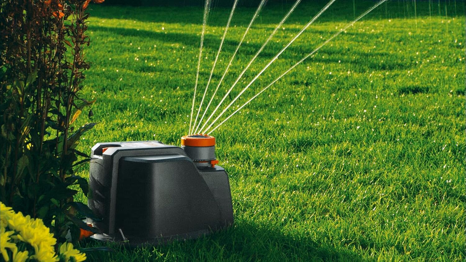 Gardena Comfort veelvlakssproeier AquaContour Automatic: vlakberegening voor de individuele besproeiing van bijna elke tuinomtrek, eenvoudig te programmeren, reikwijdte 2,5-10,5 m (8133-20)
