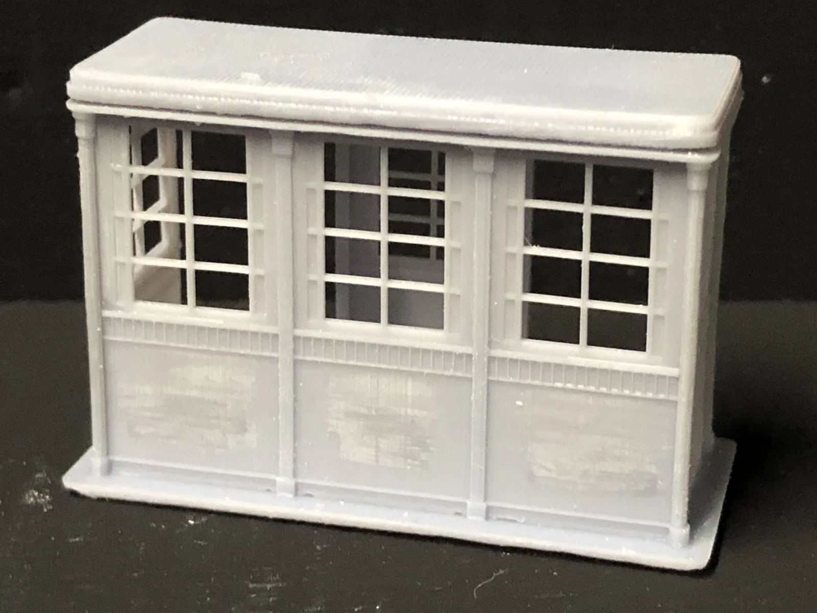 Iron type 2 Bus Shelter with bus flag - OO9/OO/HO