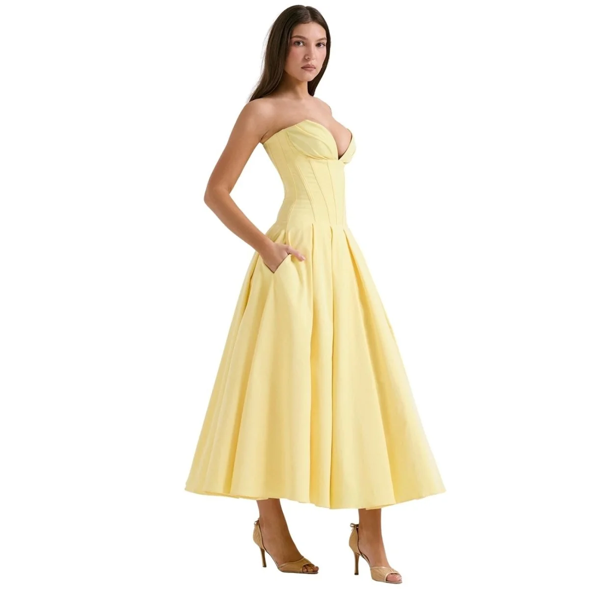 Elegantes Kleid mit skulpturalem Oberteil