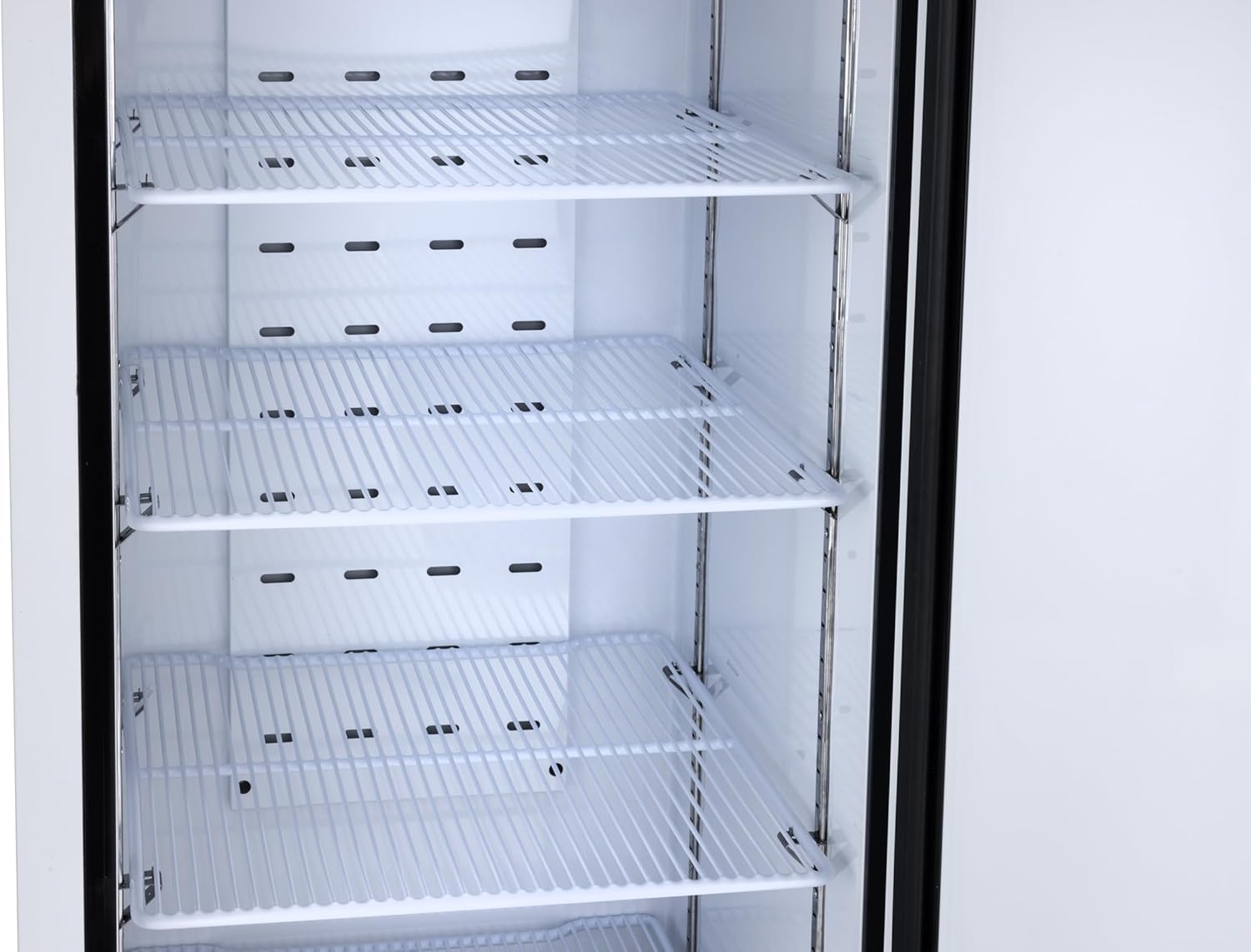 METRO Professional Kühlschrank GRE6400, Edelstahl, 240 L, statische Lüfterkühlung, 300 W, mit Schloss, weiß