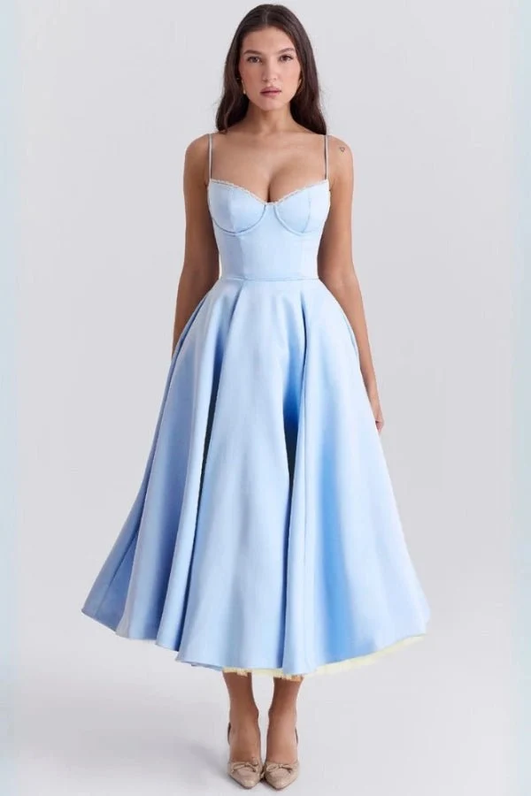 Elegantes Satin-Abendkleid mit T��ll
