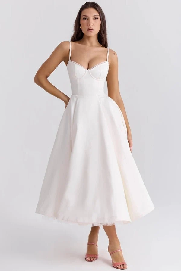 Elegantes Satin-Abendkleid mit T��ll