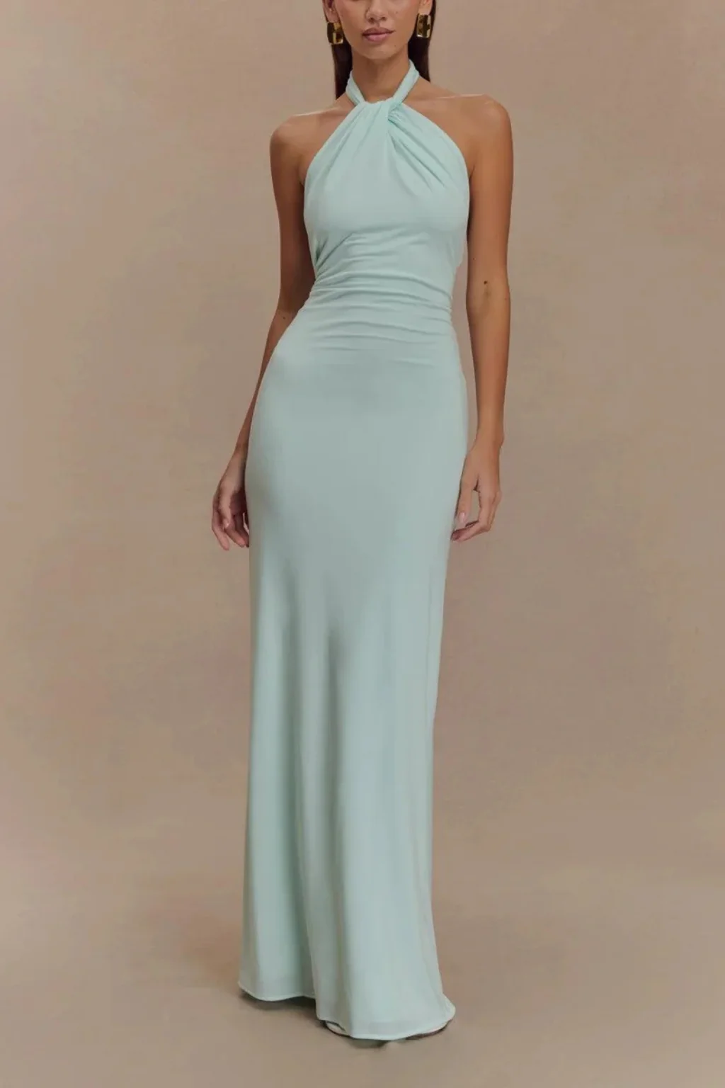 Damen Halterneck-Maxikleid mit Knotendetail und offenem R��cken �C Figurbetontes Hochzeitsgast-Kleid