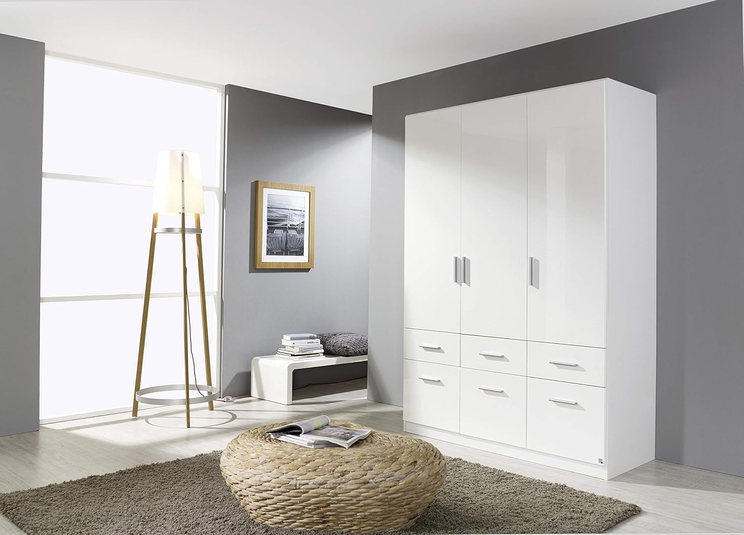 Rauch Möbel Celle Schrank Drehtürenschrank in Weiß/Hochglanz Weiß, 3-türig mit 6 Schubladen, inkl. Zubehörpaket Basic 1 Kleiderstange 2 Einlegeböden, BxHxT 136x197x54 cm