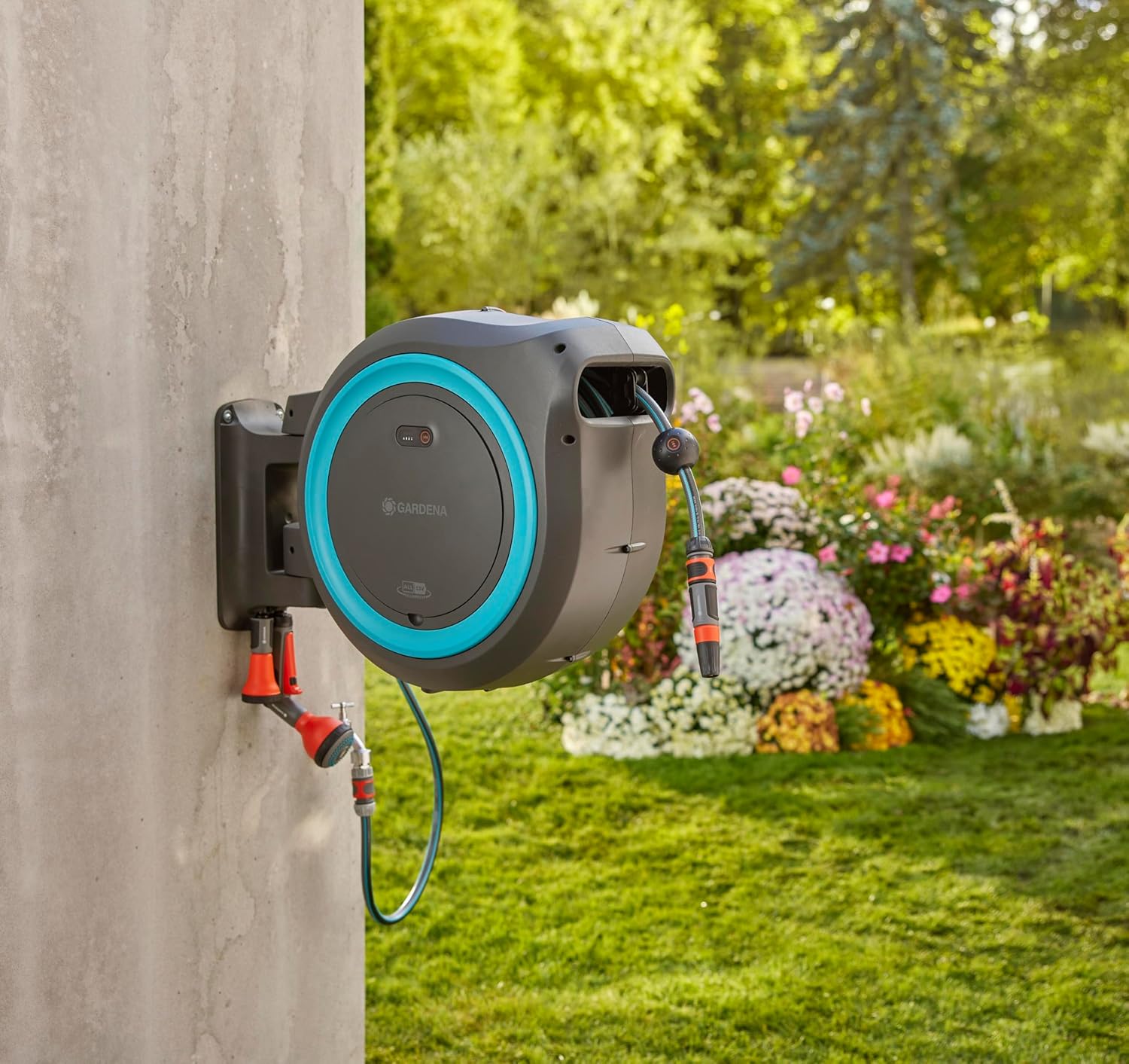 Gardena Akku-Wand-Schlauchbox PowerRoll XL solo: Automatischer Schlauchaufroller mit 35 m Gartenschlauch, Schlauchführung und RollControll, akkubetrieben, UV- und frostbeständig (18640-55)