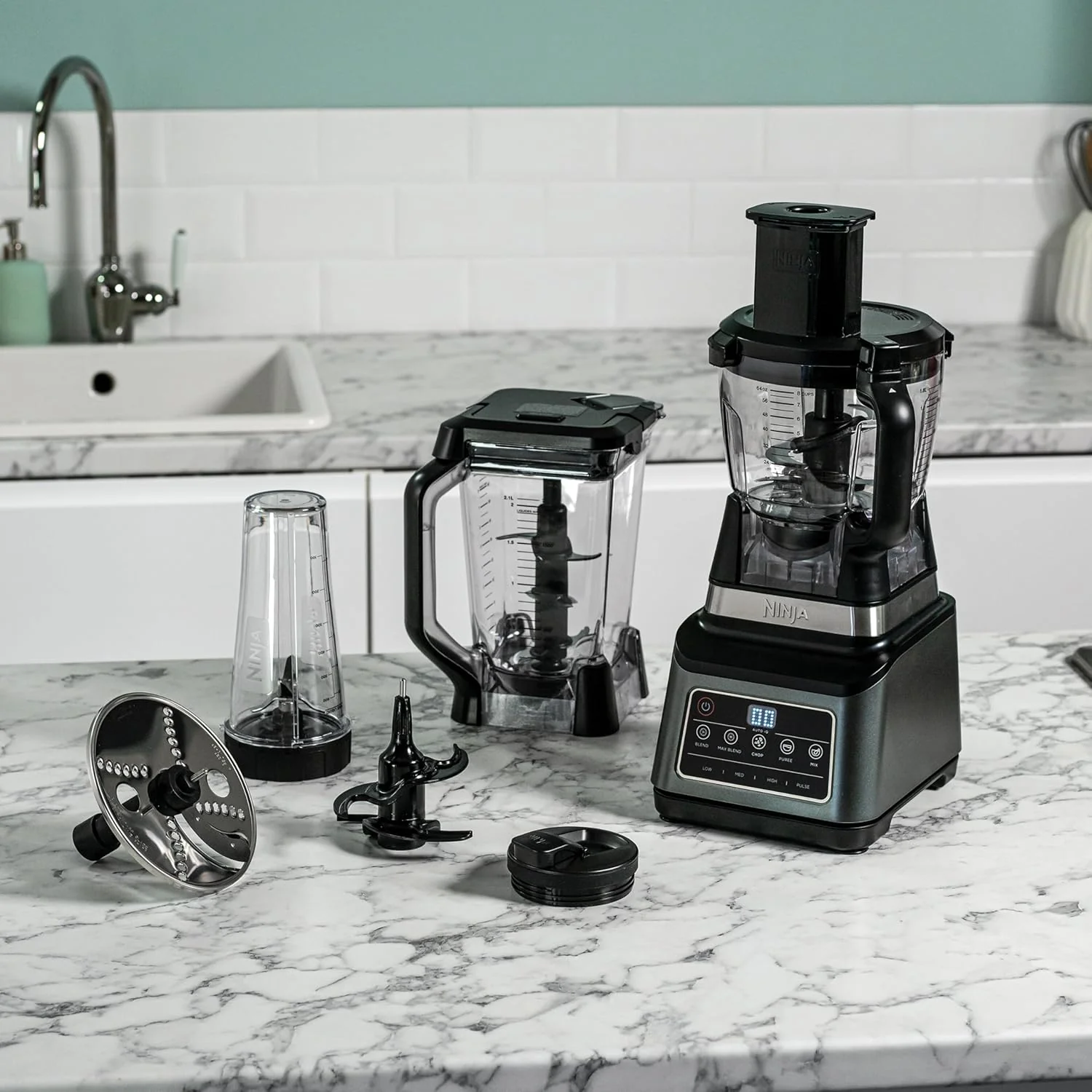 Ninja 3-in-1 keukenmachine & blender met 5 programma's: Blenden, Max Blenden, Hakken, Mengen, Pur��ren, 1,8L kom, 2,1L kan, 700ml beker, 1200W, vaatwasmachinebestendig, Auto-iQ, Zwart BN800EU