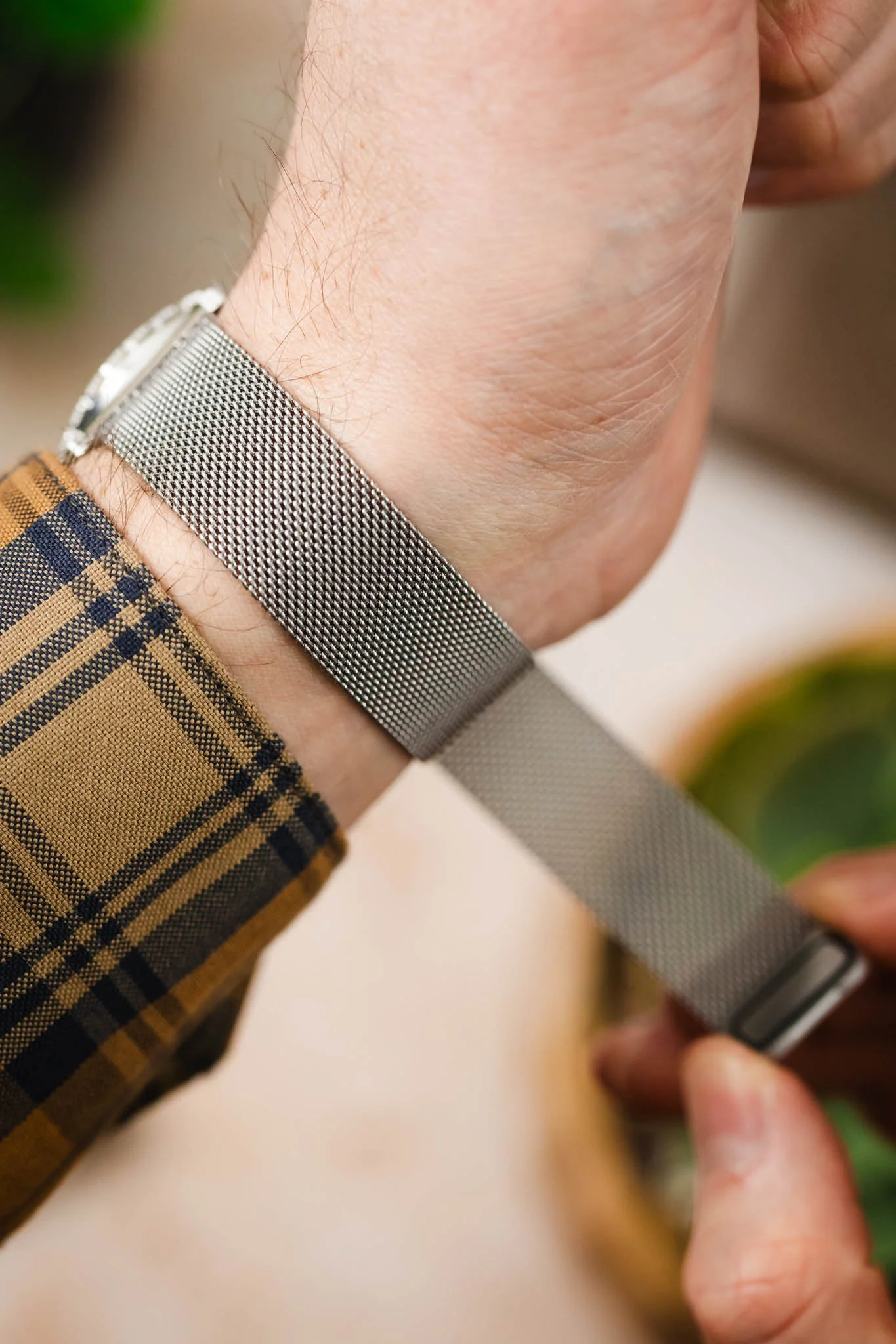 Hirsch MILANAISE Mesh Watch Band in SILVER