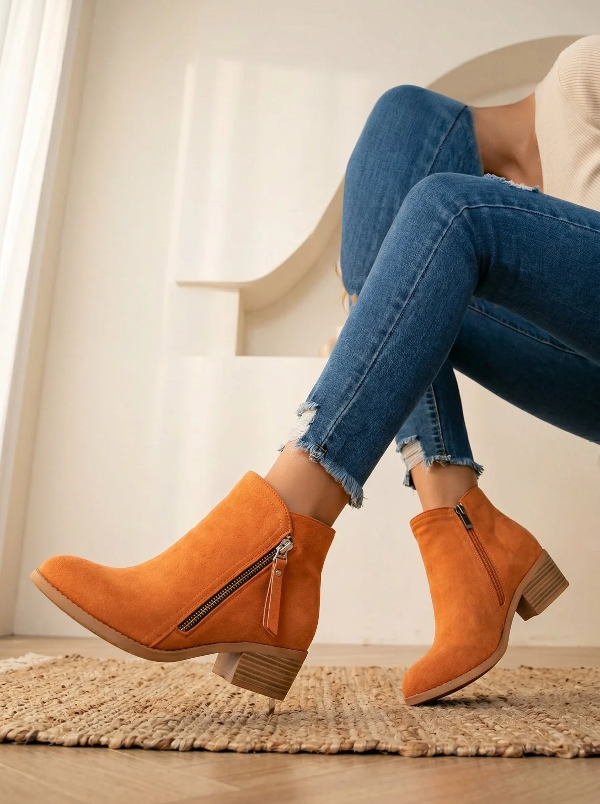 Damen Stiefeletten aus Wildleder mit bequemem Blockabsatz und praktischem Seitenrei?verschluss f��r herbstliche Outfits