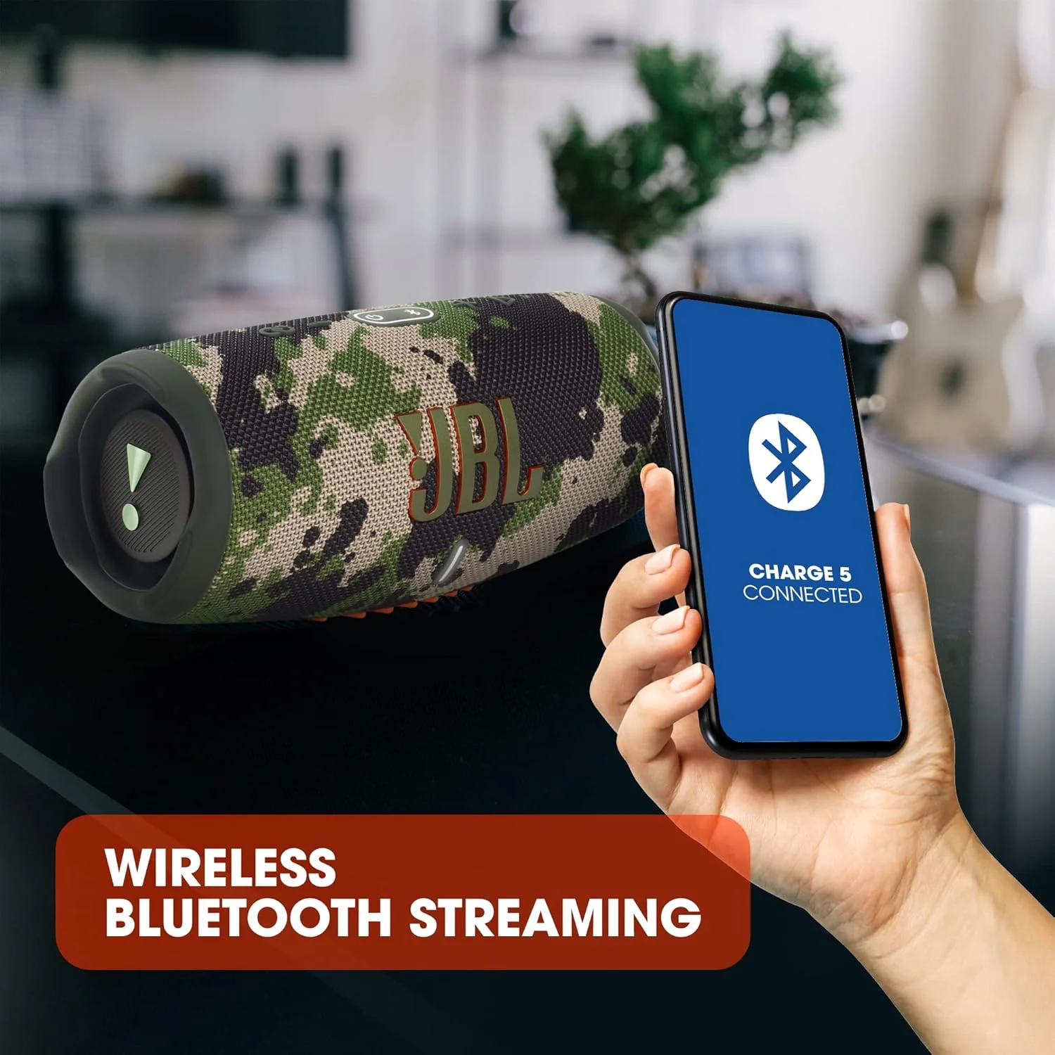JBL Charge 5 Bluetooth-Lautsprecher in Schwarz �C Wasserfeste, portable Boombox mit integrierter Powerbank �C Eine Akku-Ladung f��r bis zu 20 Stunden kabellosen Musikgenuss