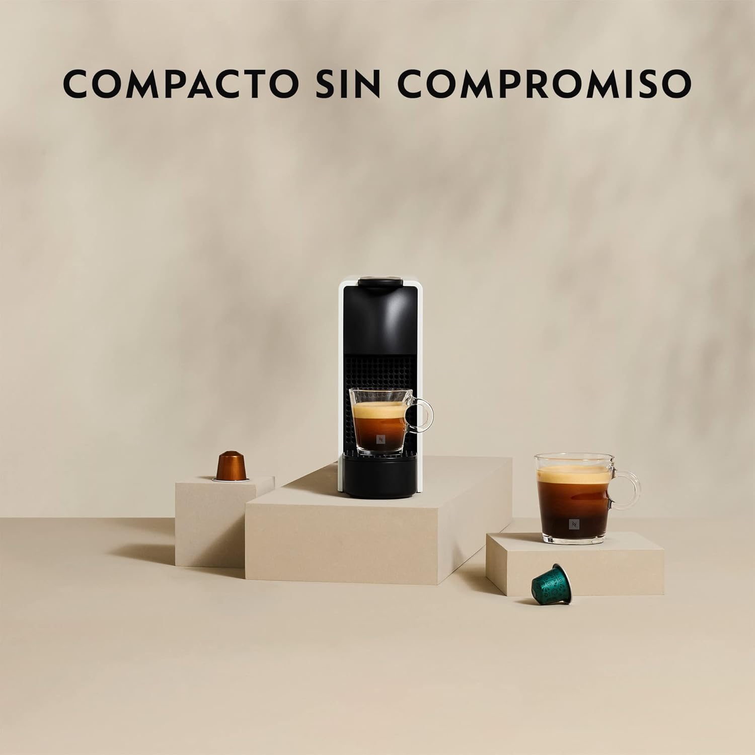 Nespresso Krups Essenza Mini XN1101 - Cafetera monodosis de cápsulas Nespresso, compacta, 19 bares, apagado automático, color blanco (Pack Cápsulas bienvenida incluido)