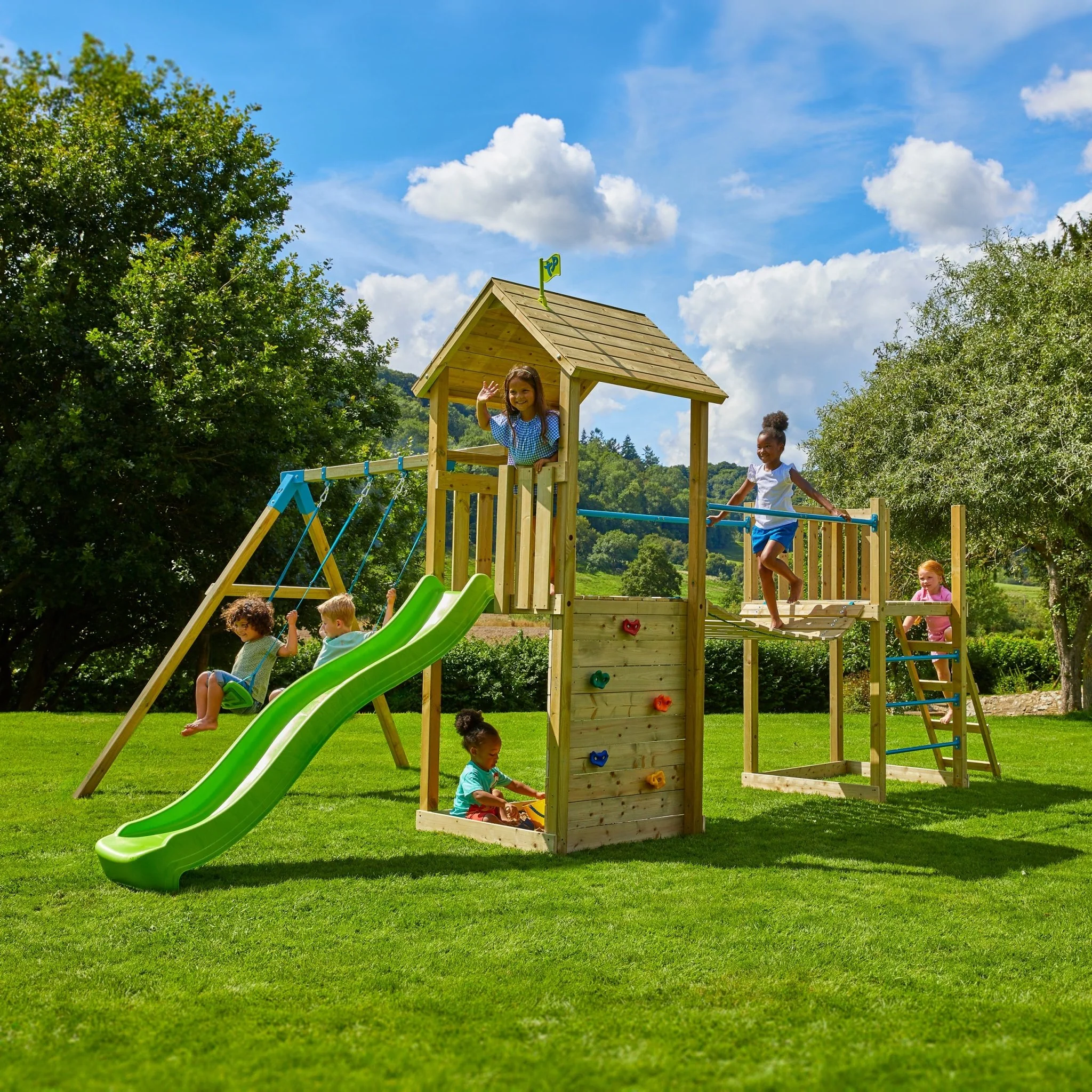 TP Skywood Klimstructuur van Hout met Ripple Glijbaan, Sky Brug, Mini Toren en Dubbele Schommelarm - FSC? Gecertificeerd