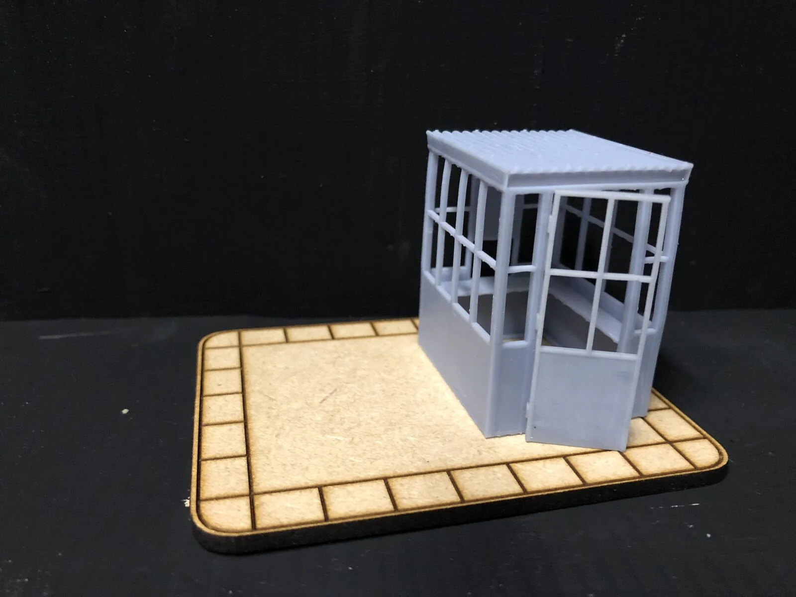 O / O16.5 / 7mm Gauge Country Petrol Station for Forecourt or Roadside