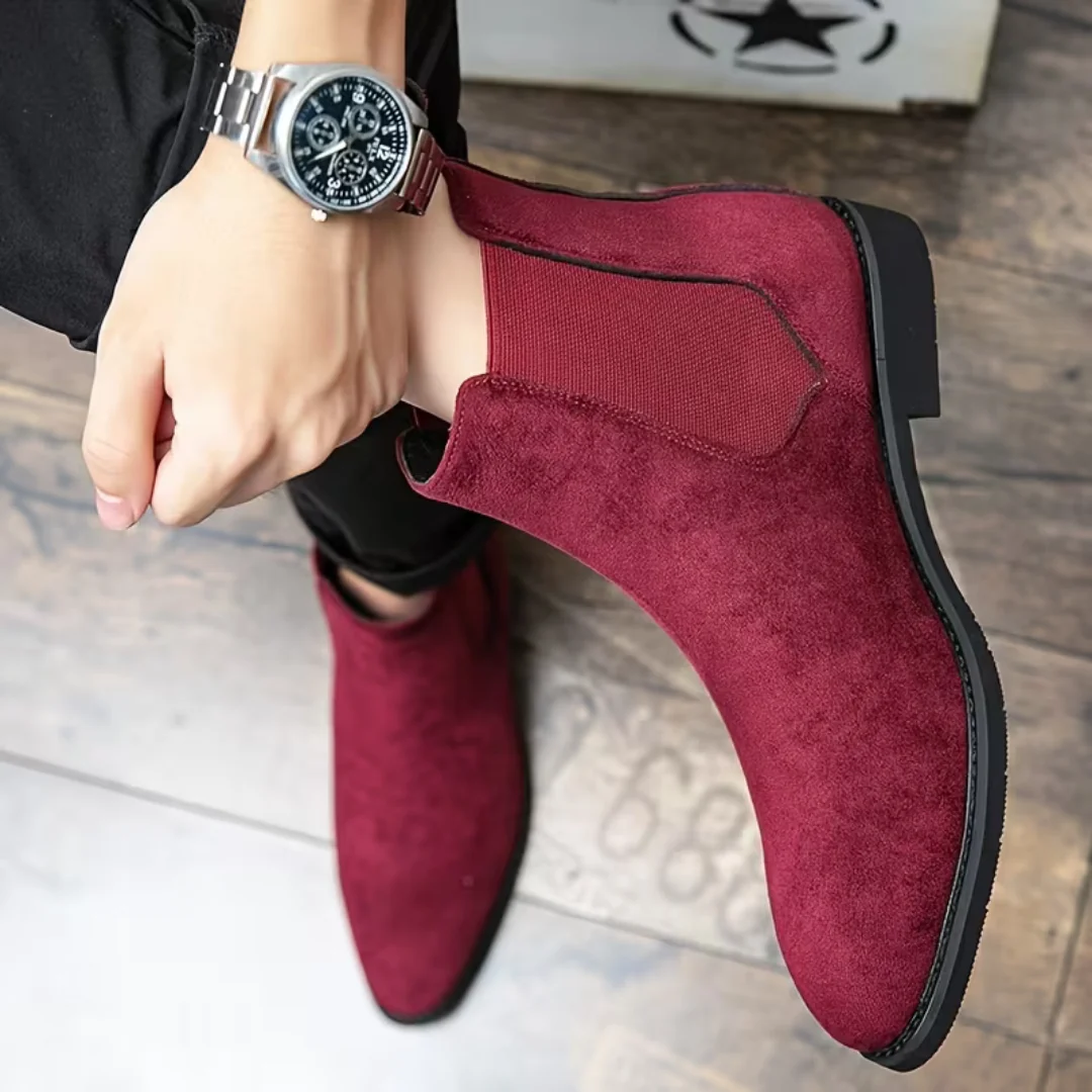 Men��s Red Chelsea Boots �C Suede Finish
