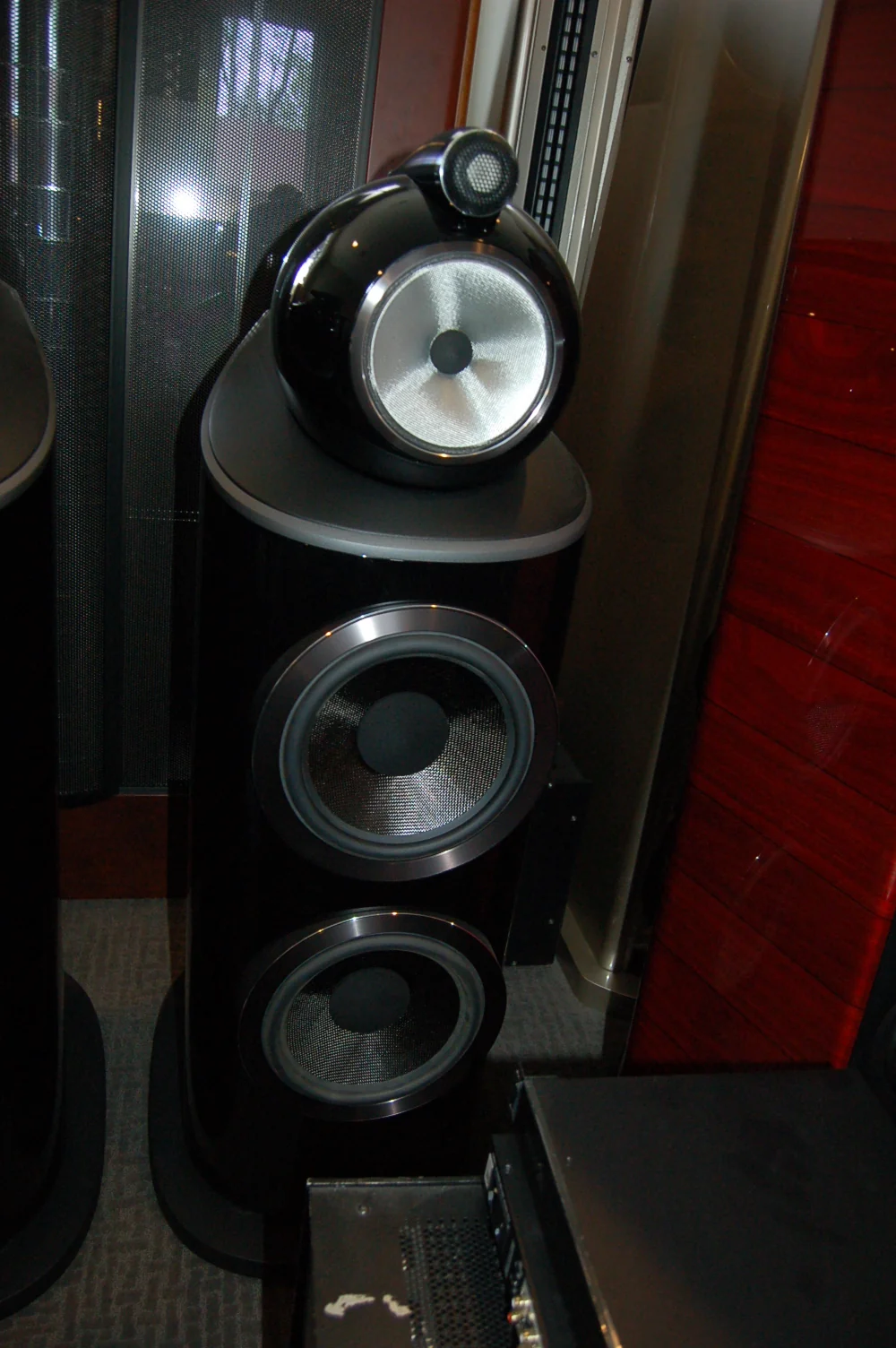 Bowers and Wilkins 801D4- gloss black (pair) USED